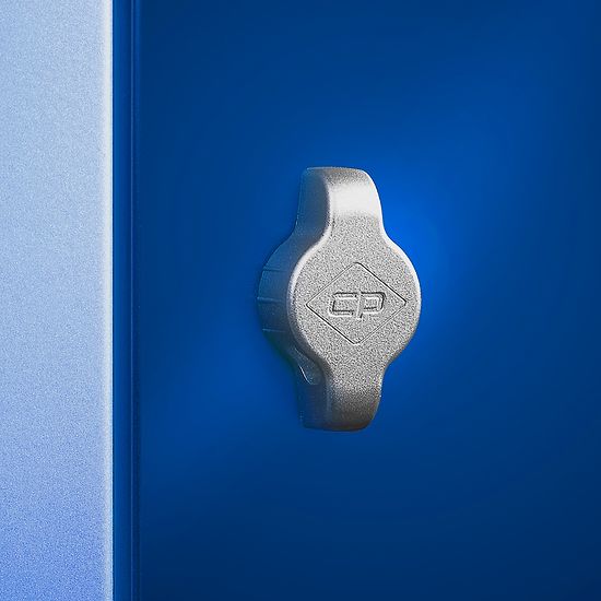 C+P Doppel-Garderobenschrank "S 2000 Classic" mit 15 cm hohen Füßen 185x61x50 cm / 4 Fächer, 30 cm