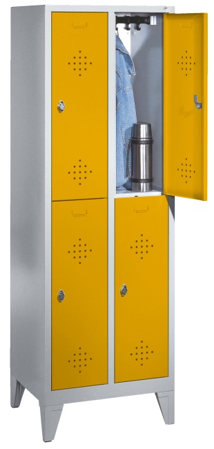 C+P Doppel-Garderobenschrank "S 2000 Classic" mit 15 cm hohen Füßen 185x61x50 cm / 4 Fächer, 30 cm