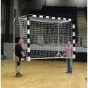 Handballtor mit beklebtem Torrahmen Mit anklappbaren Netzbügeln, Schwarz-Weiß