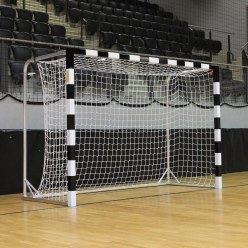 Handballtor mit beklebtem Torrahmen